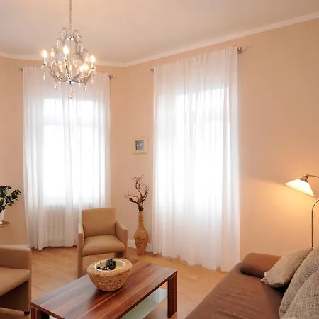 ホテル アールベッラ バート・ノイェンアール・アールヴァイラー