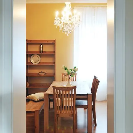 ホテル アールベッラ バート・ノイェンアール・アールヴァイラー